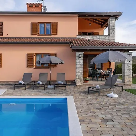 Apartment Apartman Nina 1