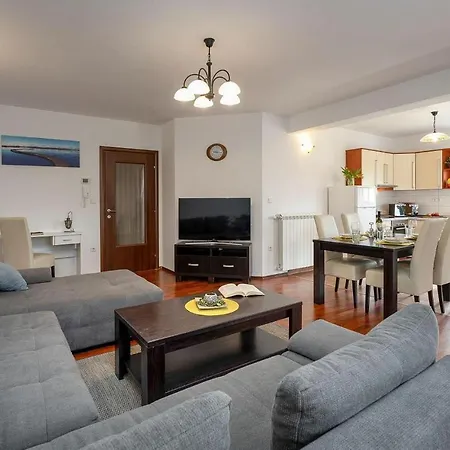 Apartmán Apartman Nina 1 *